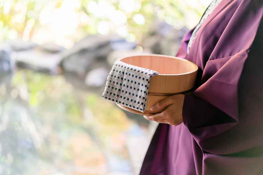 温泉の入り方など、快適に過ごすためのルールに理解を示している（写真はイメージ）【写真：PIXTA】