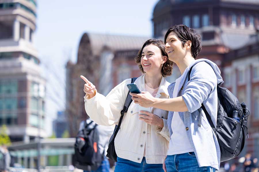 電車や街中で犯罪に巻き込まれる不安もなく観光を満喫できる（写真はイメージ）【写真：PIXTA】