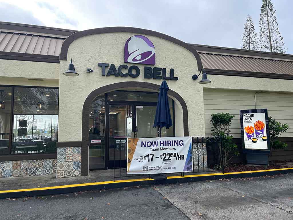 ファストフード店では常時アルバイトを募集しているが、なかなか応募が集まらないのだとか【写真：i-know】