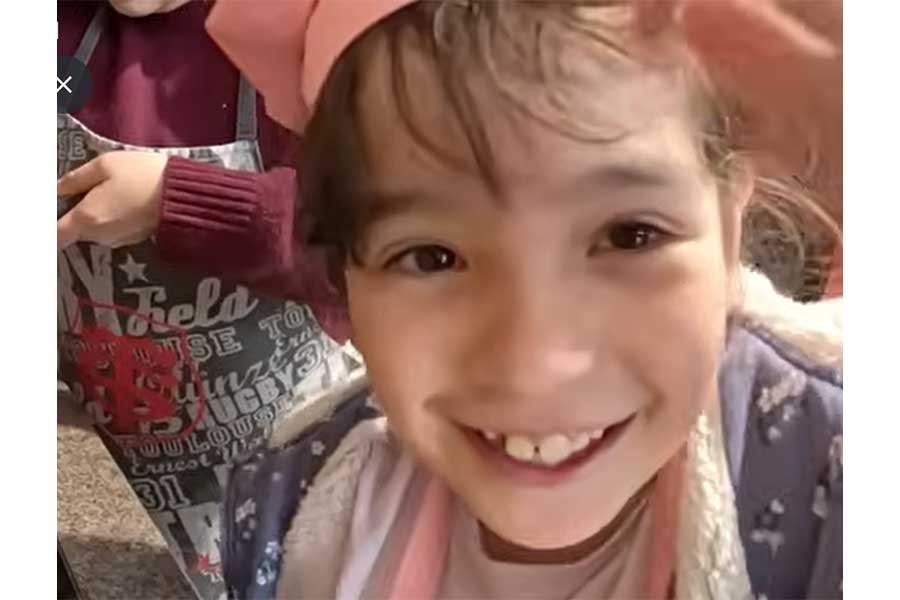 南フランスに住むマカロンちゃん【出典：YouTube「Macaron Chan 南フランス田舎娘」よりスクリーンショット】