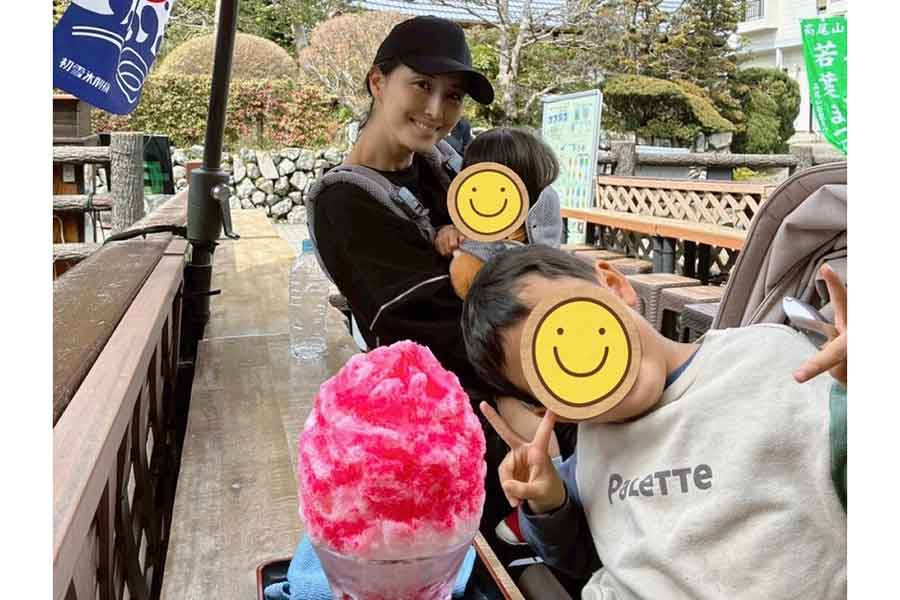 2児の子育てに励む橋本マナミさん【写真提供：本人】