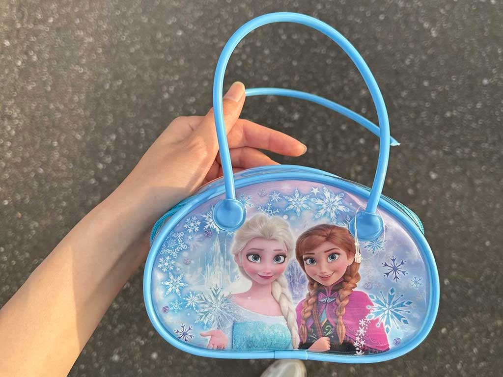 娘さんがお気に入りのバッグ【写真提供：haruka（a____11grm）さん】