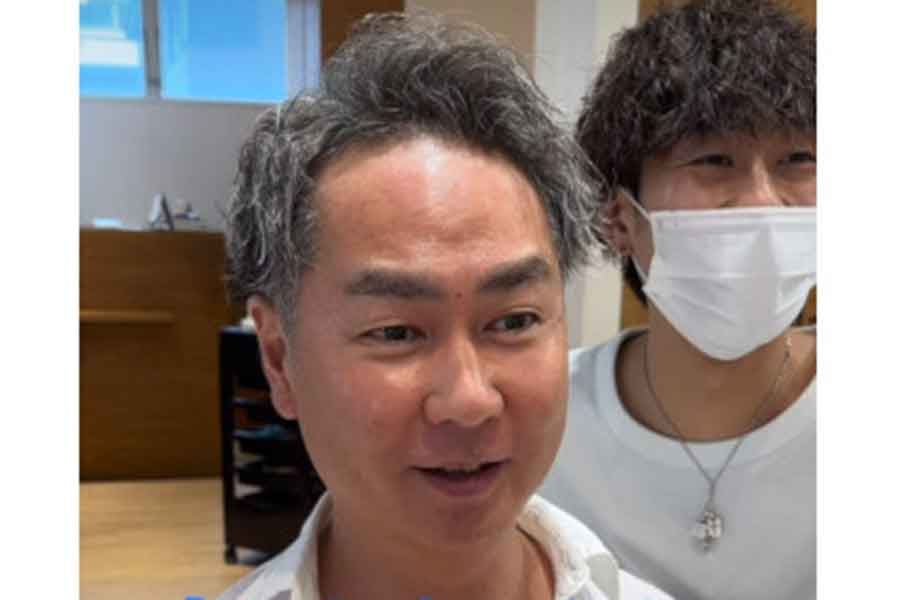 劇的な変身を遂げ、さわやかな笑顔を見せる男性【出典：インスタグラム（ryohei_shiney）よりスクリーンショット】