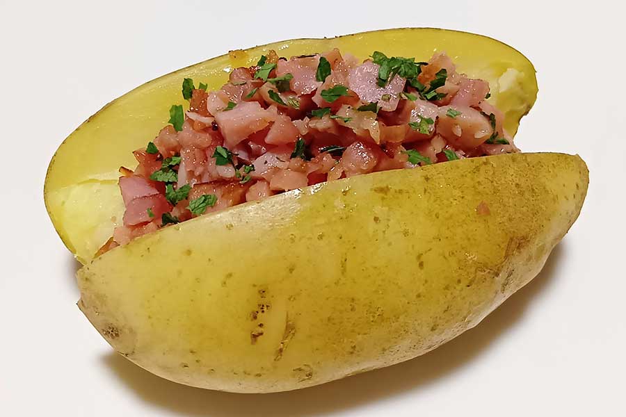 さまざまなトッピングで楽しめるジャケットポテト（写真はイメージ）【写真：写真AC】
