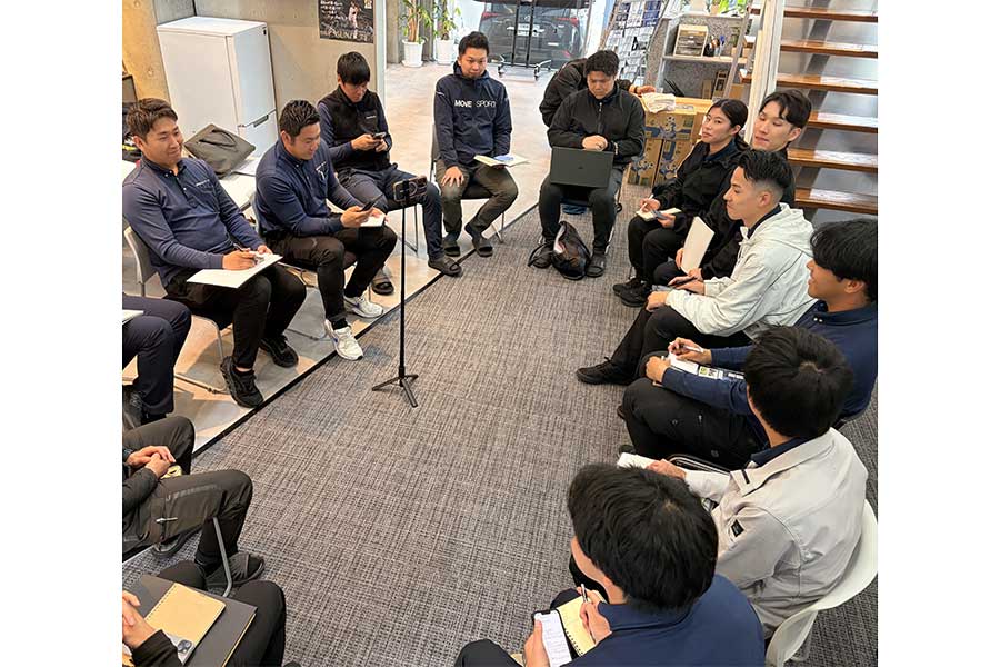 社内研修の様子【写真提供：株式会社トラーチ】