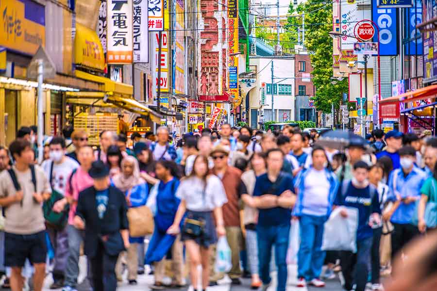 多くの人々であふれかえっているのに、整然としている東京の街（写真はイメージ）【写真：PIXTA】