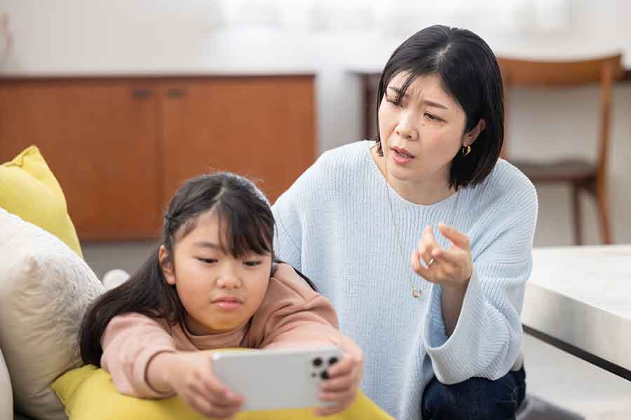 子どもを叱ることの難しさに共感し合った（写真はイメージ）【写真：PIXTA】