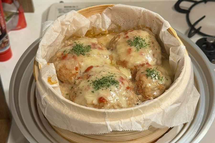 ユトさんが作ったせいろ蒸しチーズハンバーグ【写真提供：ユト（yutoon__12）さん】