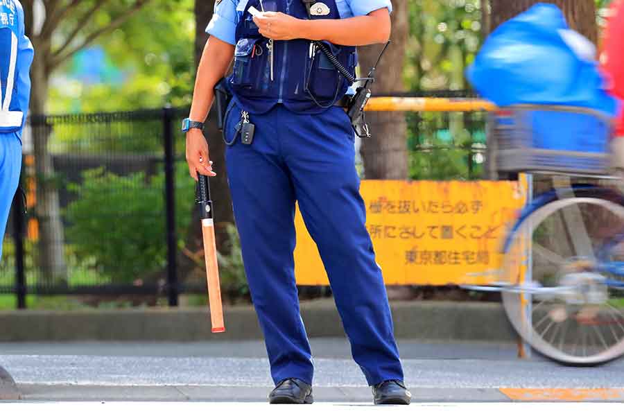市民の安全を守る警察官（写真はイメージ）【写真：PIXTA】