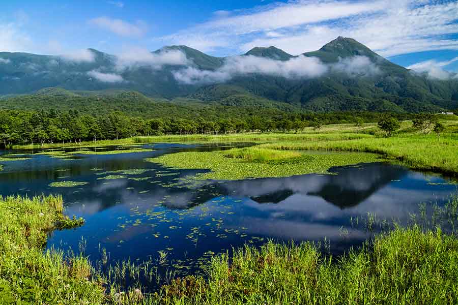知床五湖と知床連山【写真:PIXTA】