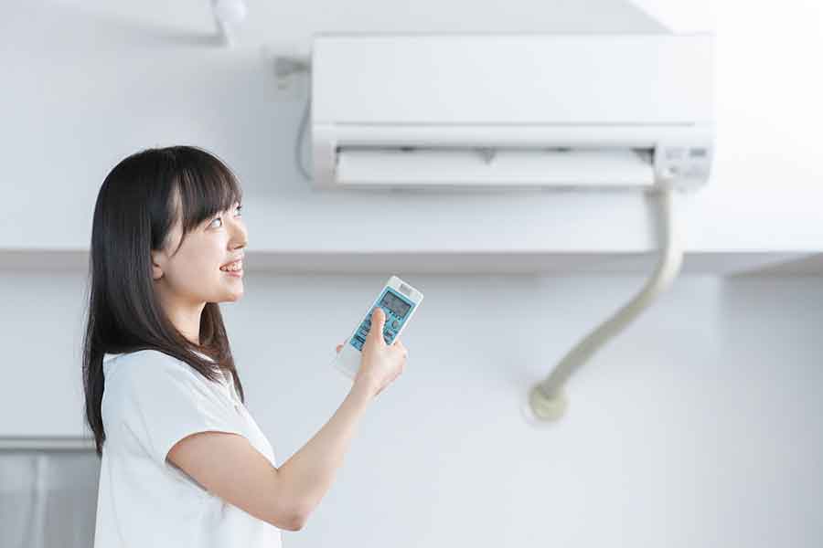 夏の電気代をなるべく抑えたい! 注意したい行動とは(写真はイメージ)【写真:PIXTA】
