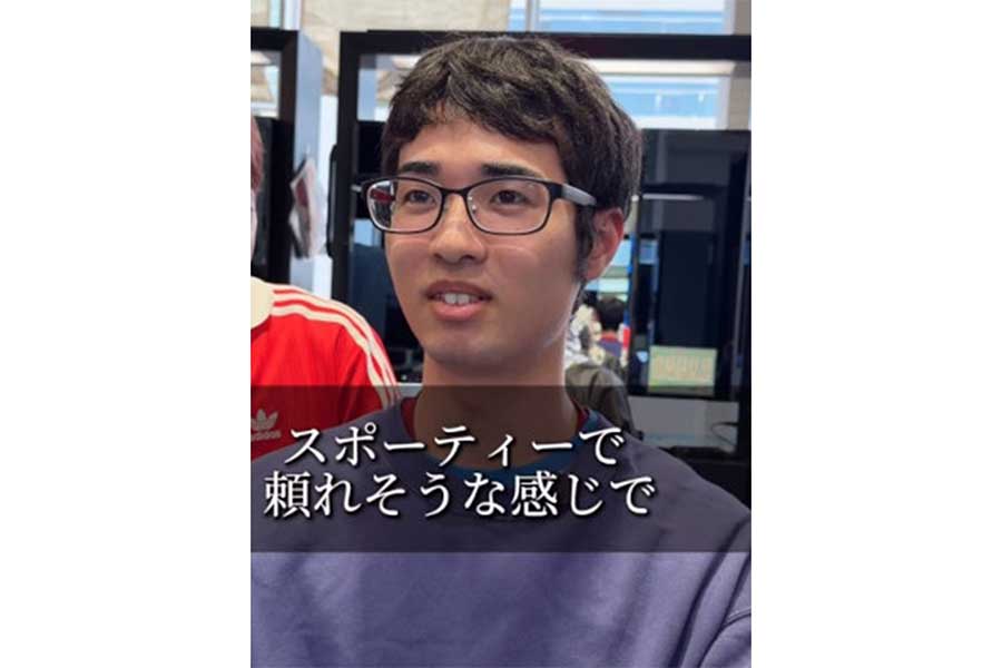 ヘアカット前の男性【出典：インスタグラム（view_akada）よりスクリーンショット】