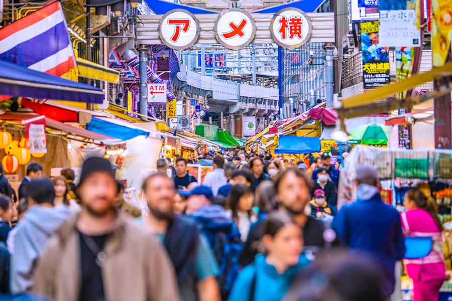 外国人観光客で混雑する光景に驚き（写真はイメージ）【写真：PIXTA】