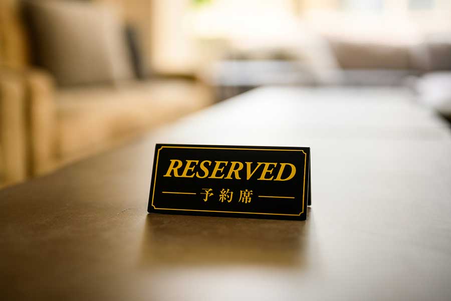 予約をしないと入れない店が多いことに驚き（写真はイメージ）【写真：PIXTA】
