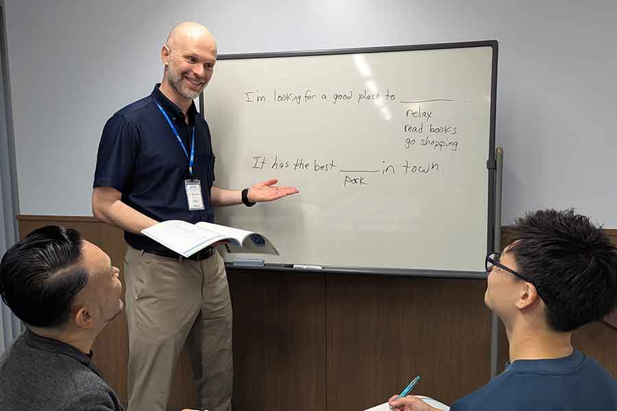 レッスン中の様子【写真提供:英会話イーオン】