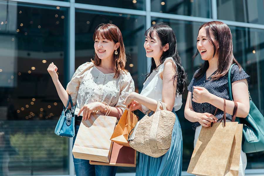 シンプルな形をうまく組み合わせた日本人のファッション（写真はイメージ）【写真：写真AC】