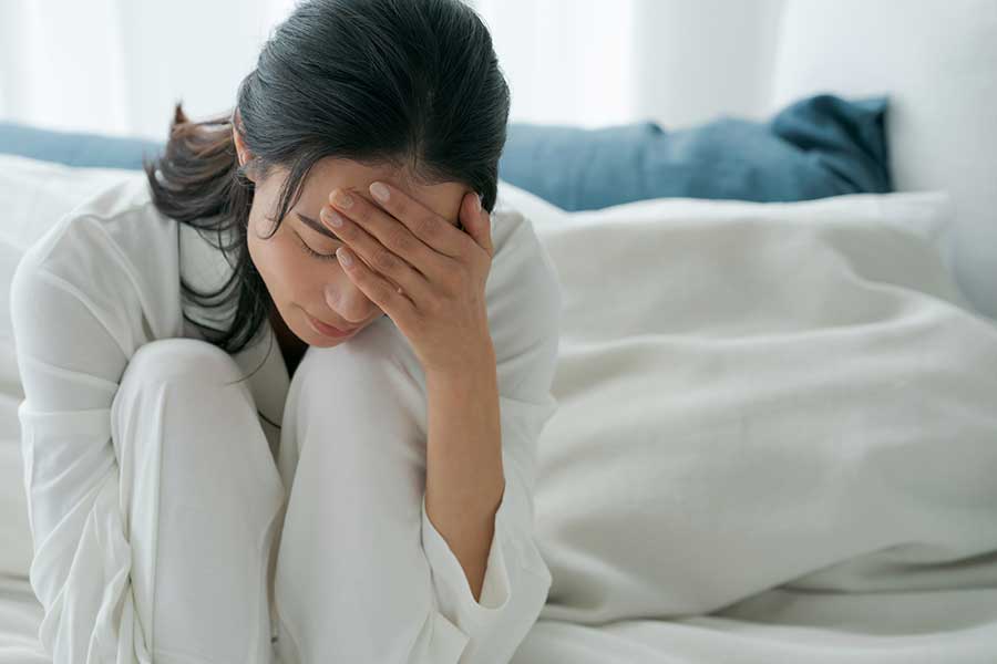 夫との性生活に悩む女性(写真はイメージ)【写真:PIXTA】