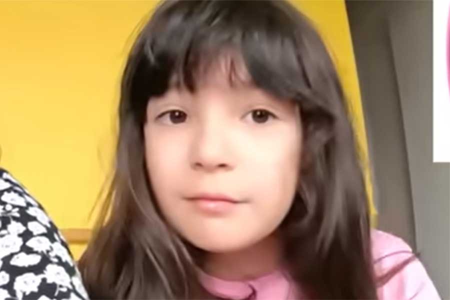 フランス育ちのマカロンちゃん【出典：YouTube「Macaron Chan 南フランス田舎娘」よりスクリーンショット】