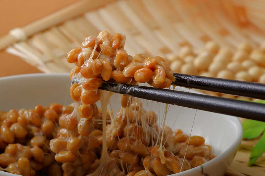 ネバネバした食感と、糸を引く見た目が特徴の納豆（写真はイメージ）【写真：写真AC】
