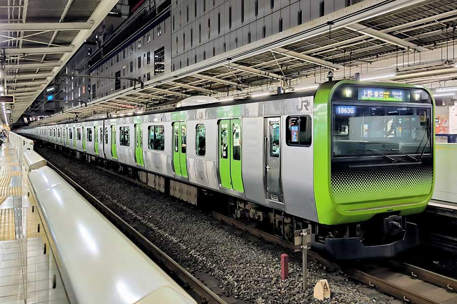 日本と海外では、電車に乗るときのマナーに違いが（写真はイメージ）【写真：写真AC】