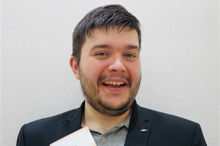 イギリス人講師のアダム・ロブソンさん【写真提供：英会話イーオン】