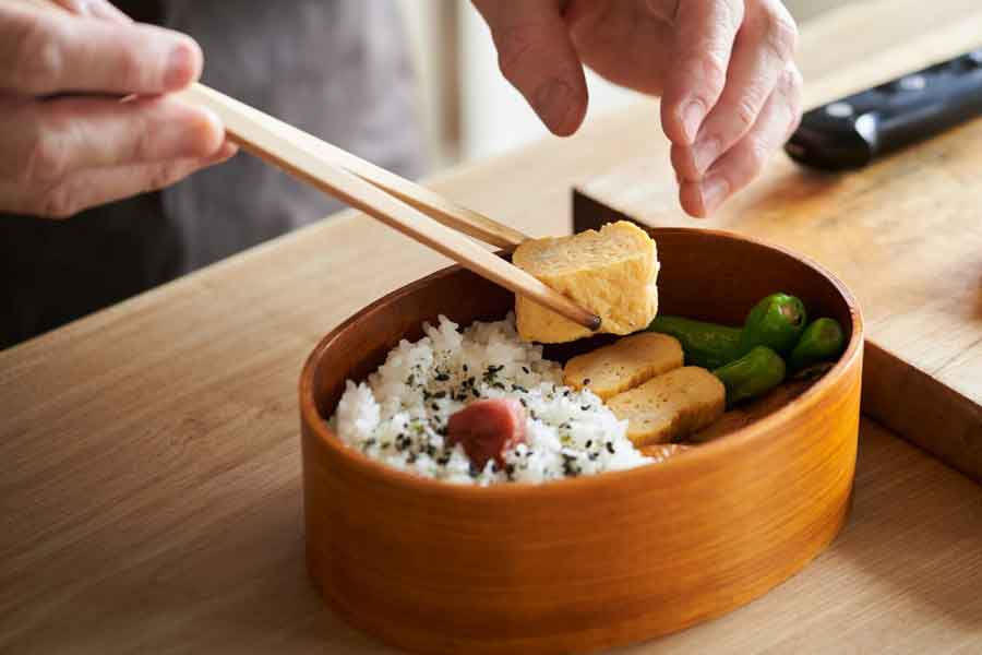 食中毒対策に気をつけたい日々のお弁当作り（写真はイメージ）【写真：PIXTA】