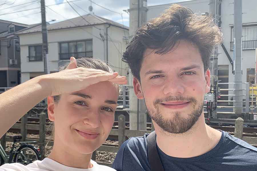 スペインから来た(左から)エリーナさんとディーンさん【写真:Hint-Pot編集部】