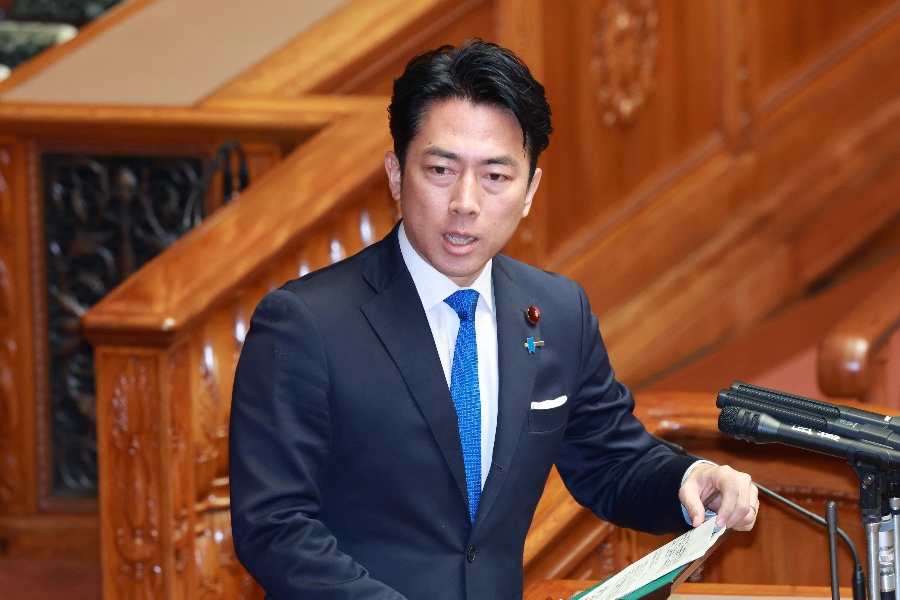 小泉進次郎防衛相【写真：産経新聞社】