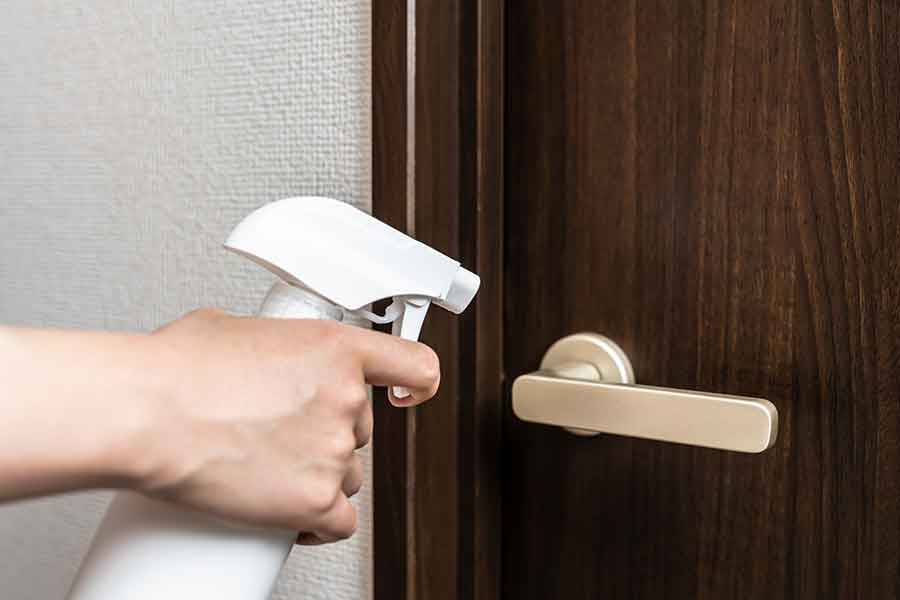 掃除の仕上げにアルコールを使用するなら、どこまでOK?(写真はイメージ)【写真:PIXTA】