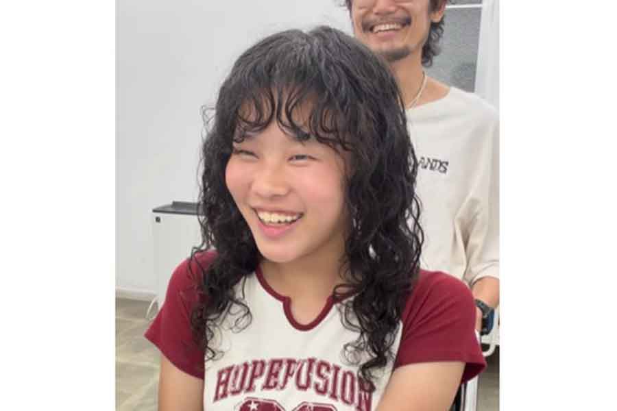 すっきりと収まるかわいいカールに【出典：インスタグラム（toru_curly_hair）よりスクリーンショット】