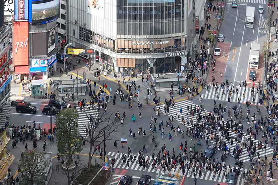 多くの人が行き交う、渋谷のスクランブル交差点（写真はイメージ）【写真：写真AC】
