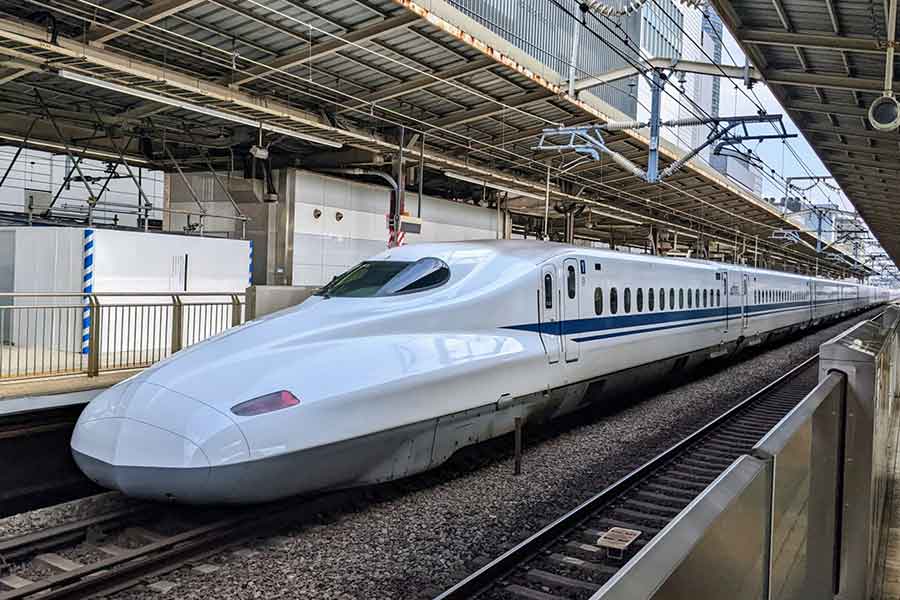 スピードと安全性を両立する「新幹線」（写真はイメージ）【写真：写真AC】