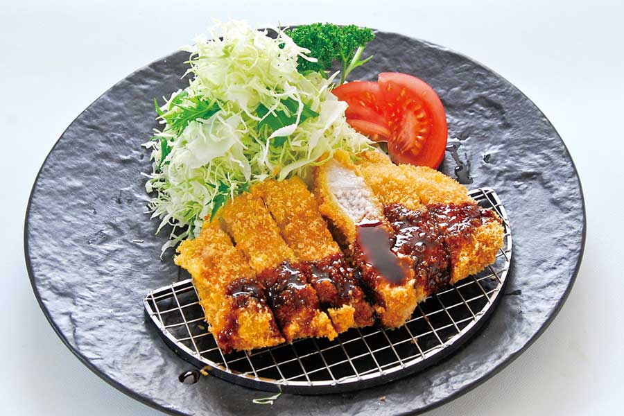 日本では1500円前後で食べることができるトンカツ（写真はイメージ）【写真：写真AC】