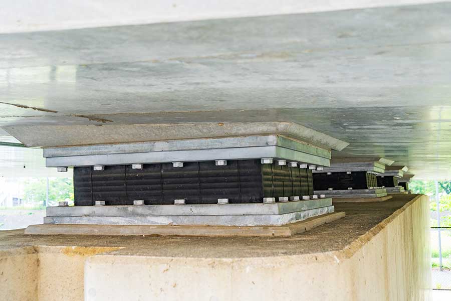 建物の下などに設置される免震技術に感動（写真はイメージ）【写真：PIXTA】
