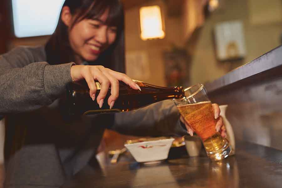 日本では珍しくない「おひとり様」。イギリスでは?(写真はイメージ)【写真:PIXTA】