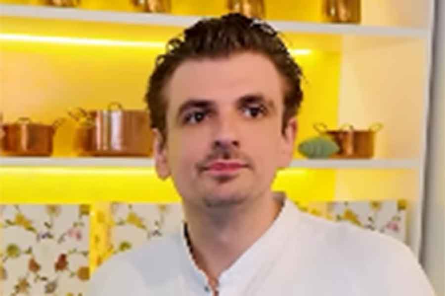 フランス人シェフのシャルルさん【出典：インスタグラム（bebechan_france）よりスクリーンショット】