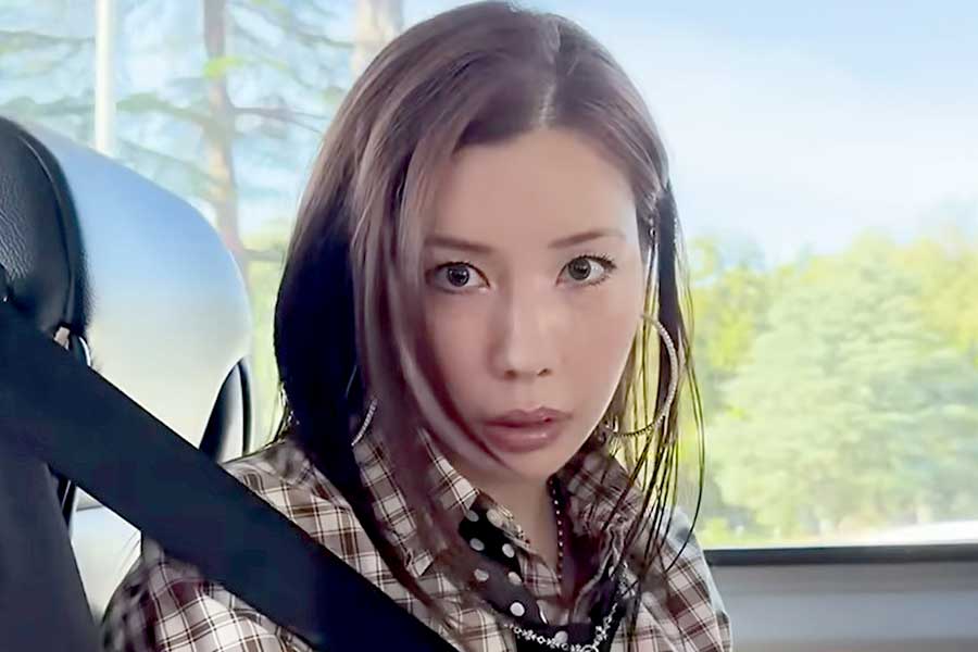 俳優の仲里依紗さん【出典：YouTube「仲里依紗です。」よりスクリーンショット】