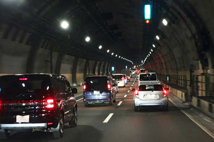 大惨事につながりかねないトンネル内の事故（写真はイメージ）【写真：写真AC】