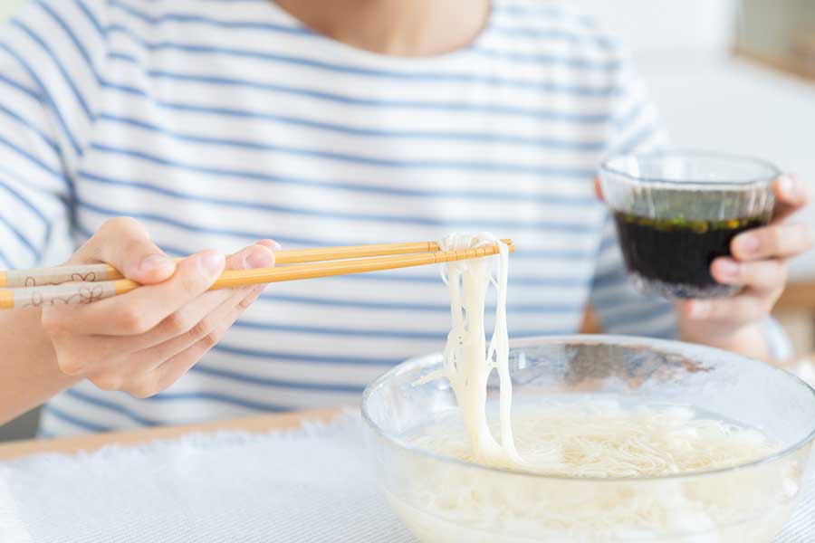 つい冷たい麺類に頼りがちな夏(写真はイメージ)【写真:PIXTA】