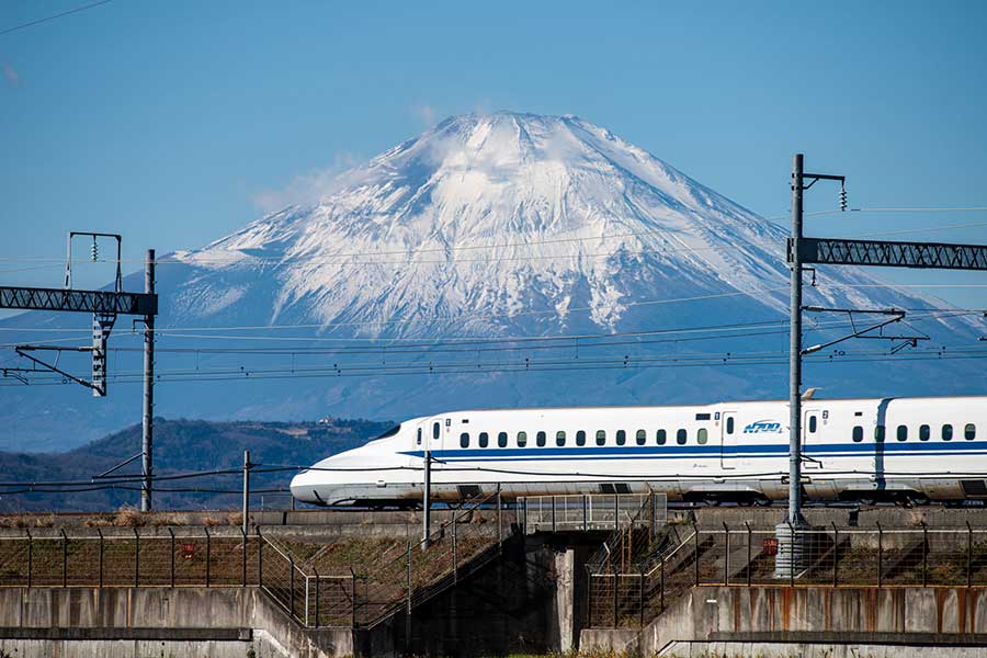 「景色がきれいで見惚れちゃって…運転するのを忘れて、みんなを危ない目に遭わせてしまうから」（写真はイメージ）【写真：PIXTA】