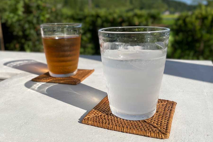 水分補給は麦茶? スポーツドリンク?(写真はイメージ)【写真:写真AC】