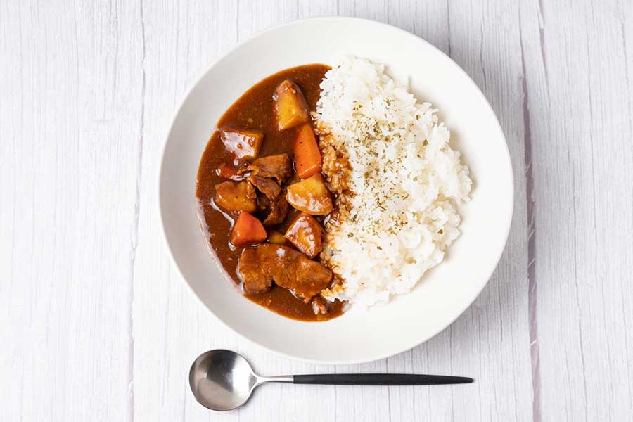 手頃な価格で食べられる日本のカレーライス（写真はイメージ）【写真：写真AC】