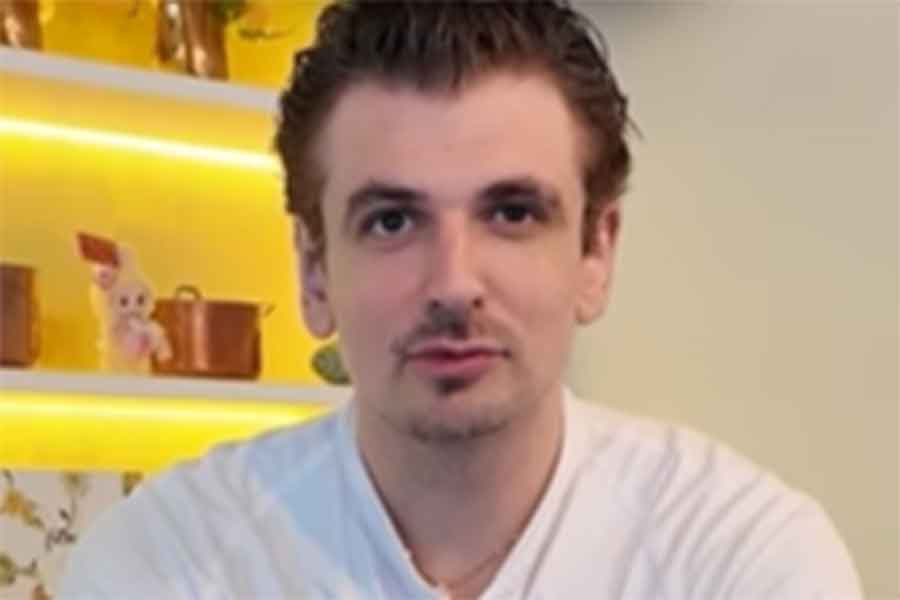 フランス人シェフのシャルルさん【出典:インスタグラム(bebechan_france)よりスクリーンショット】