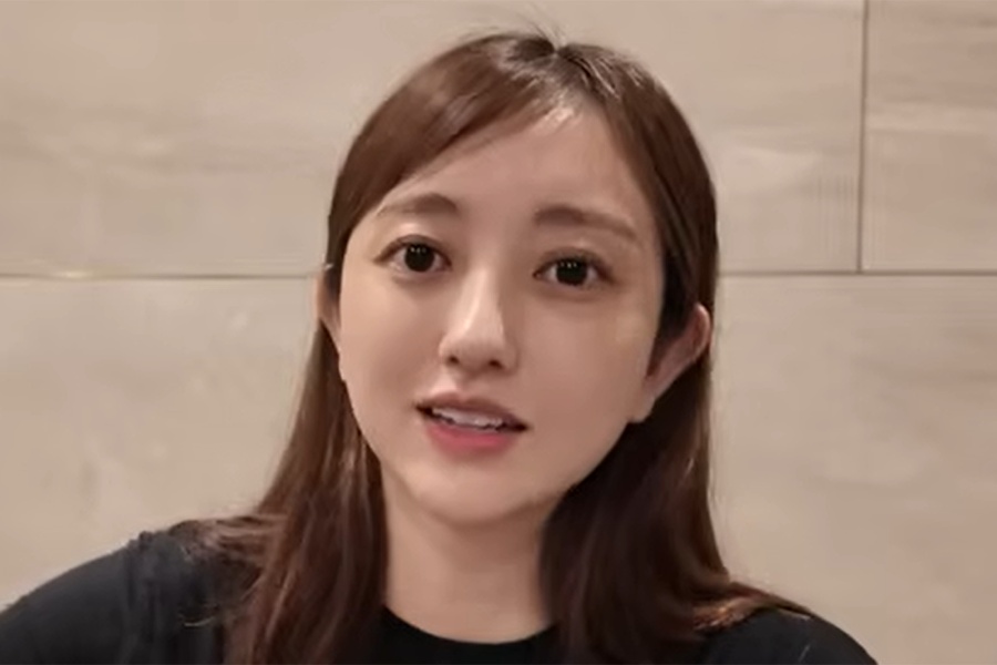 動画で近況報告をした菊地亜美さん【出典：YouTube「あみちゃんねる」よりスクリーンショット】