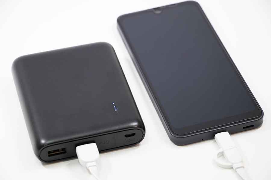 機内でのモバイルバッテリーの使用はNG（写真はイメージ）【写真：写真AC】