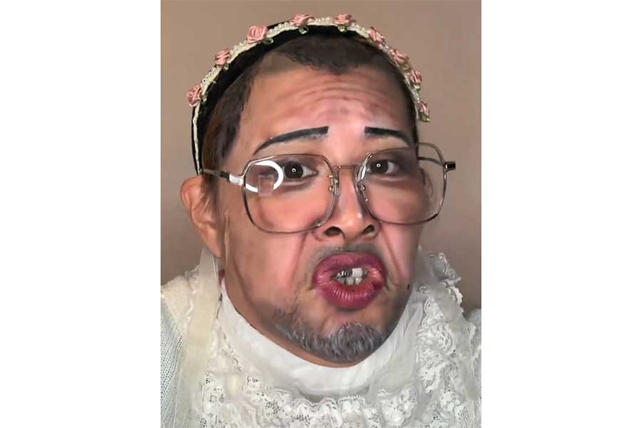 メイク後、衣装を着替えたKahokoさん【出典：出典：TikTok（sekaiichikawaiikahoko）よりスクリーンショット】