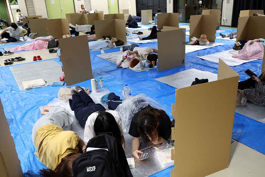 多くの人が避難生活を続ける熊本市内。写真は大江公民館【写真:産経新聞社】
