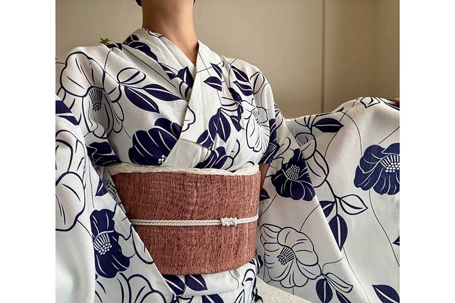 浴衣セットを品良く着こなしたゆうさん【写真提供:ゆう 着物初心者(yuu2waso)さん】