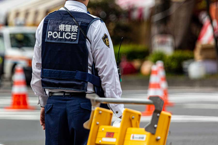 住民の安全を守る警察官（写真はイメージ）【写真：写真AC】