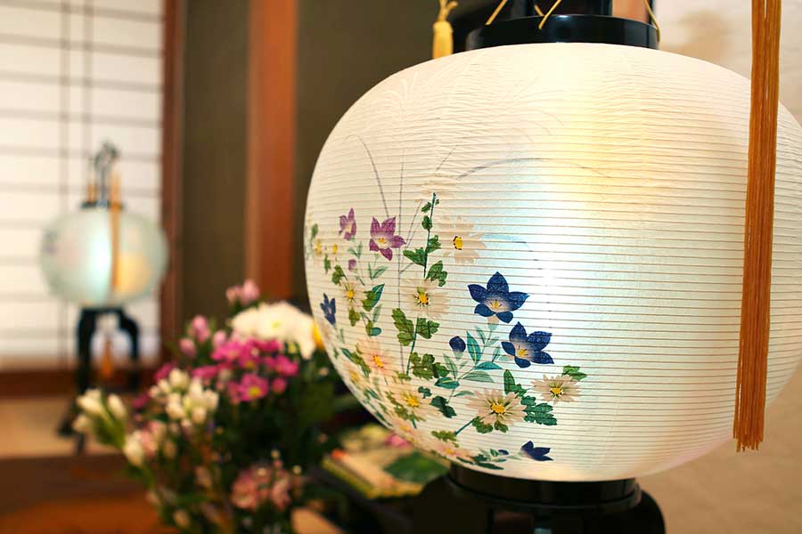 さまざまな準備が必要になる初盆（写真はイメージ）【写真：PIXTA】